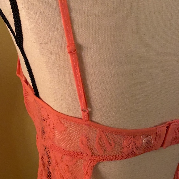 Victoria’s Secret size medium coral lace lingerie set - Picture 8 of 12